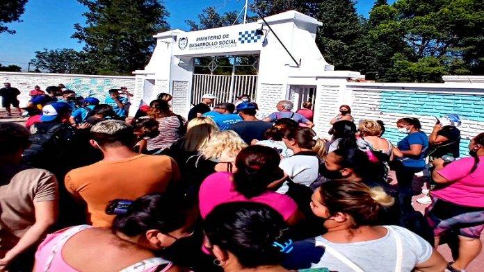Beneficiarios de planes sociales ya pueden completar el formulario online para el censo