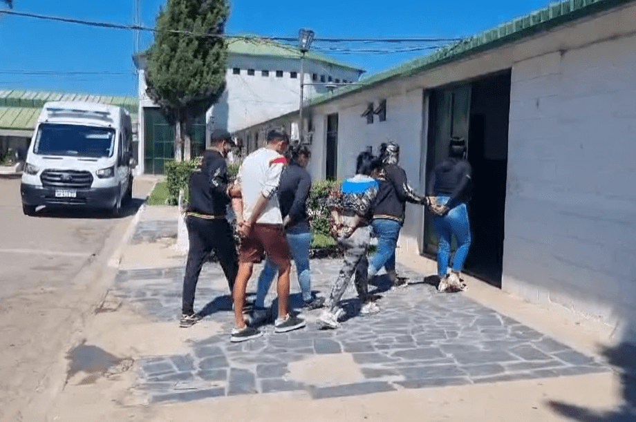 Escándalo en San Luis: Detienen a Suboficial de la Policía como partícipe del asalto a un Corralón