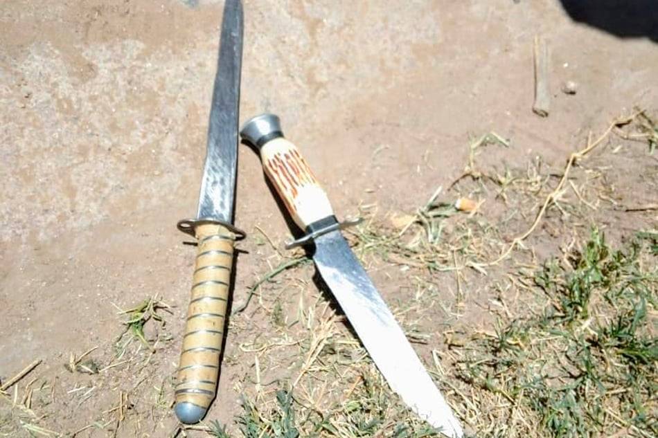 Foto de los cuchillos secuestrados usados en el intento de asalto.