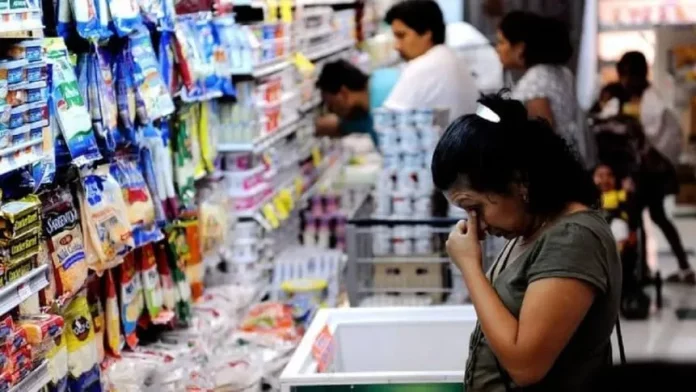 Nuevo récord mundial: Argentina cerró 2023 con la inflación más alta a nivel global