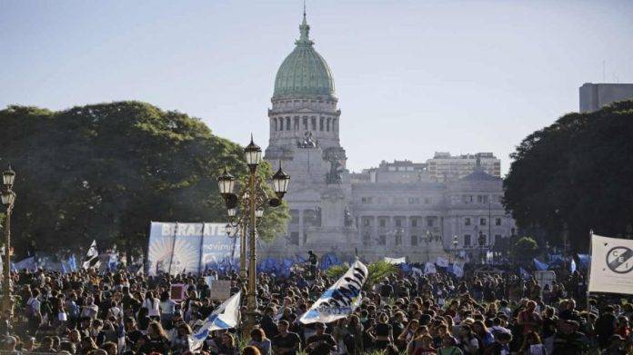 Universidades debaten la actualización del presupuesto