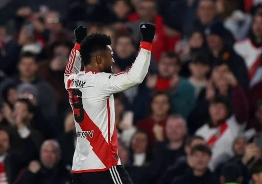 River ganó 2 a 0 a Libertad
