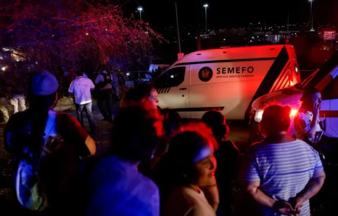 Tragedia en México al derrumbarse un escenario