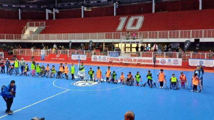 Primer festival de fútbol en andadores en Argentinos Juniors