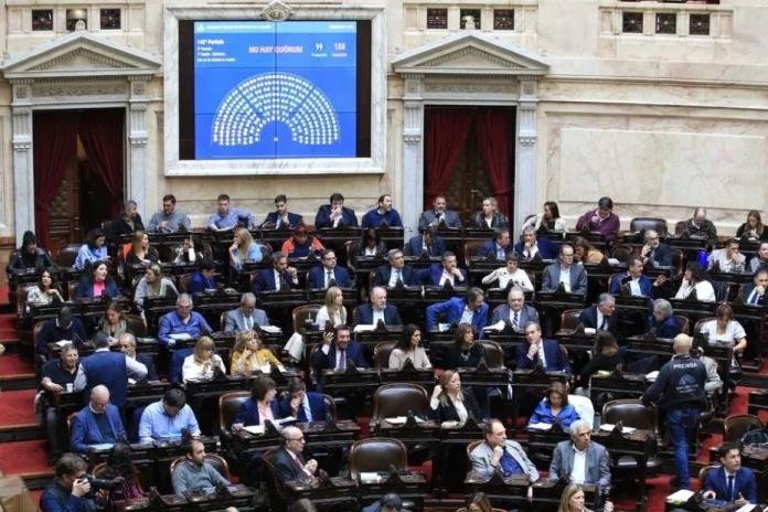 Diputados se aumentan el sueldo un 80%
