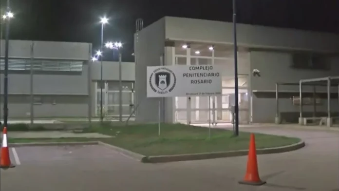 Tres internas fueron imputadas por incendiar la celda de una compañera en la cárcel de mujeres de Rosario