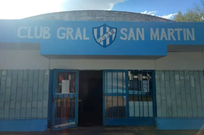 Inseguridad en el club San Martín: lavó la vajilla, fue al baño y cuando volvió le habían robado los curbiertos