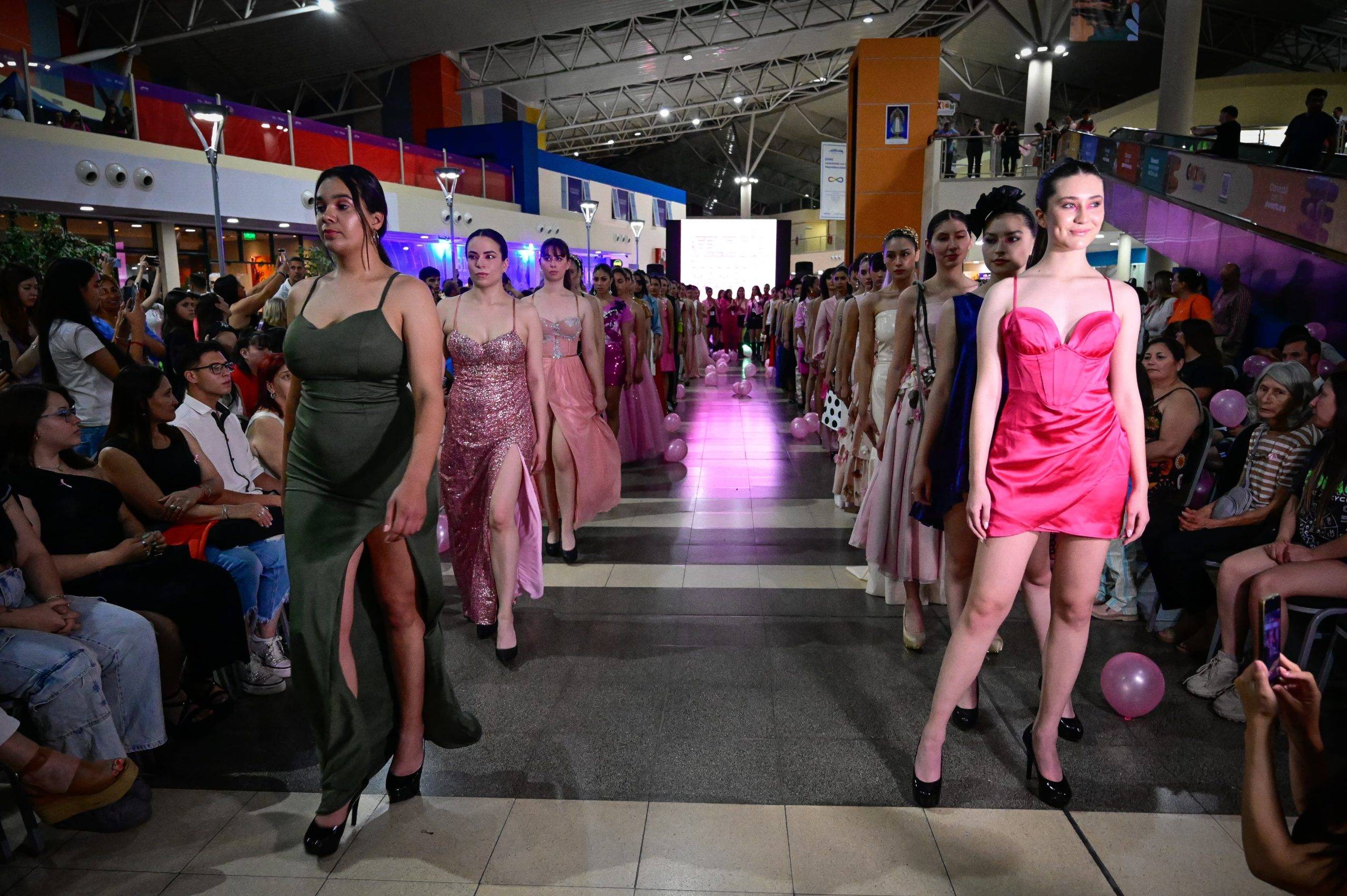 La Expo especial por el Día de la Madre finalizó con un desfile de modelaje de mujeres reales