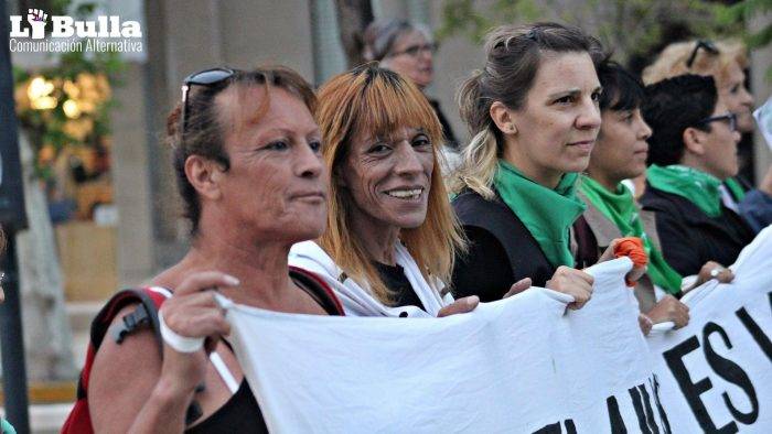 Que arda’: quemaron muñecos de Milei, Poggi e Hissa en la marcha por el Día de la Mujer en San Luis 2 Que arda’: quemaron muñecos de Milei, Poggi e Hissa