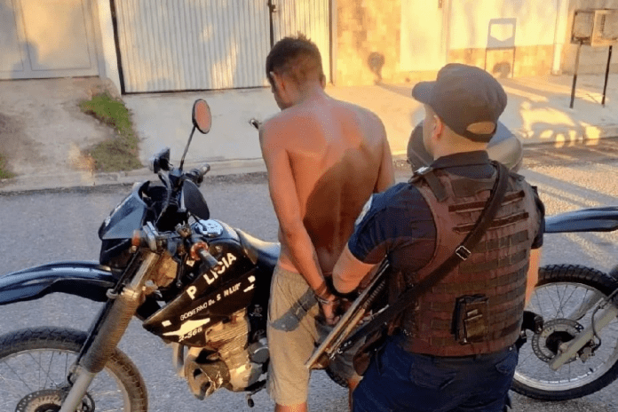 Detuvieron a un hombre que ignoró la orden de restricción y persiguió a su ex pareja