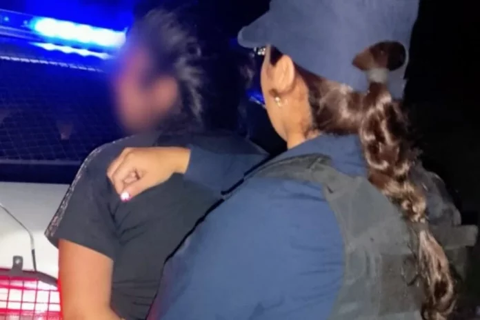 quemo a sus vecinos con agua caliente
