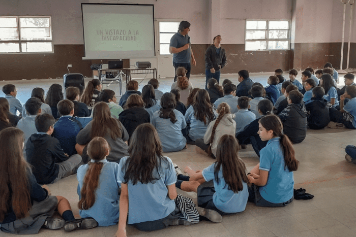 “Un vistazo a la discapacidad”: 80 estudiantes vivieron la inclusión en primera persona