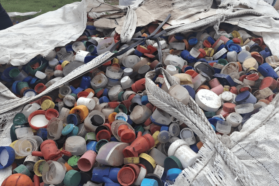 San Luis envía 8,5 toneladas de tapitas a la Fundación Garrahan: reciclado que salva vidas