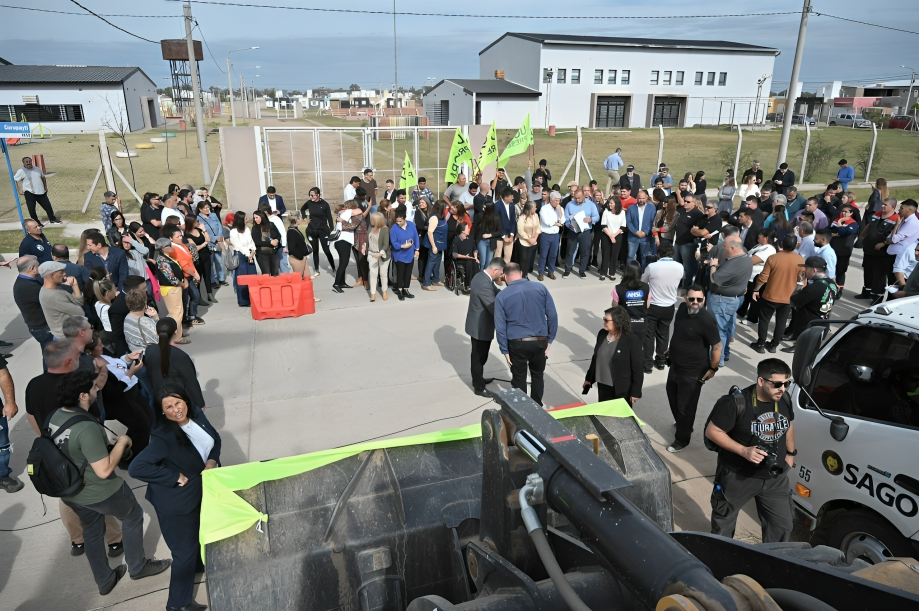 Villa Mercedes arranca su plan de pavimentación: Poggi y Frontera dan luz verde a la obra en el barrio 1.000 Viviendas