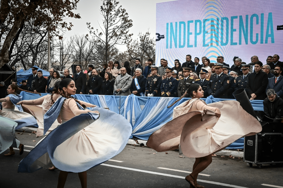 El desfile por la Independencia desborda Villa Mercedes de orgullo