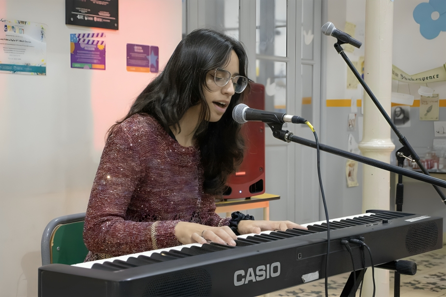 El talento emergente brilló en el ciclo Micrófono Abierto