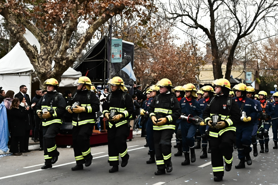 El desfile del 9 de Julio colmó de patriotismo Villa Mercedes